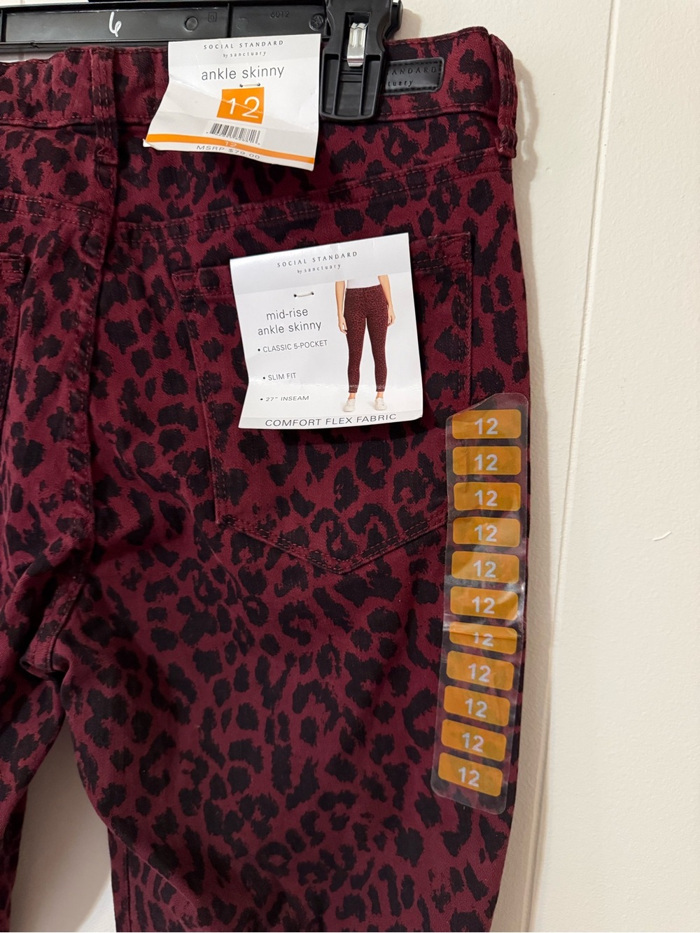 Leopard Print mid-rise ankle Skinny Pants - Burgundy & Black - Picture 3 of 3